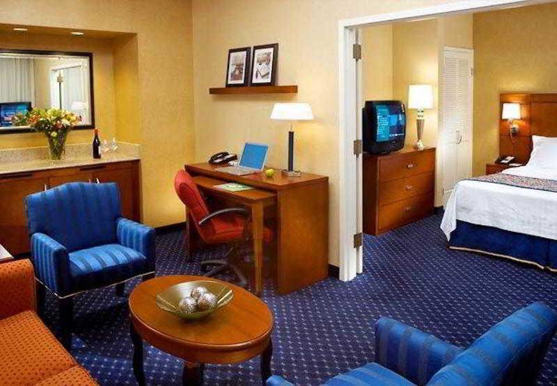 Comfort Inn & Suites Arlington Heights - Buffalo Grove Værelse billede